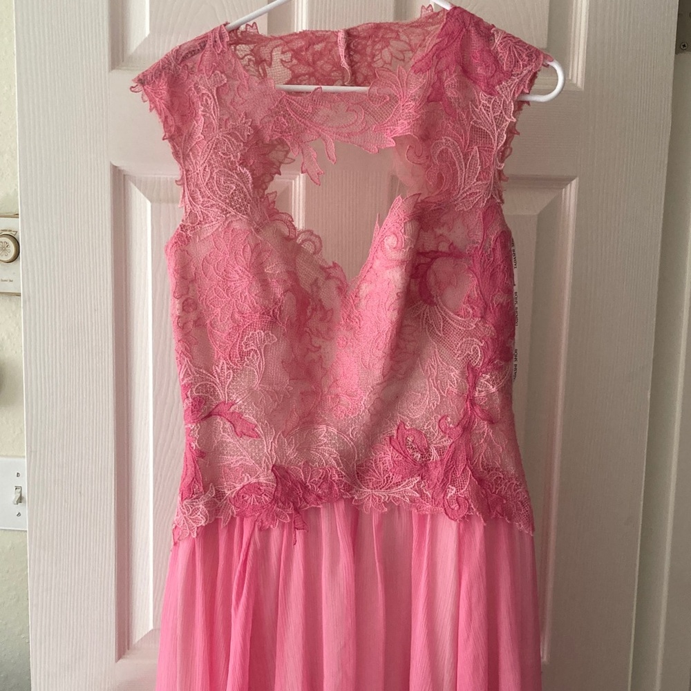 Elegant Pink Lace Dress